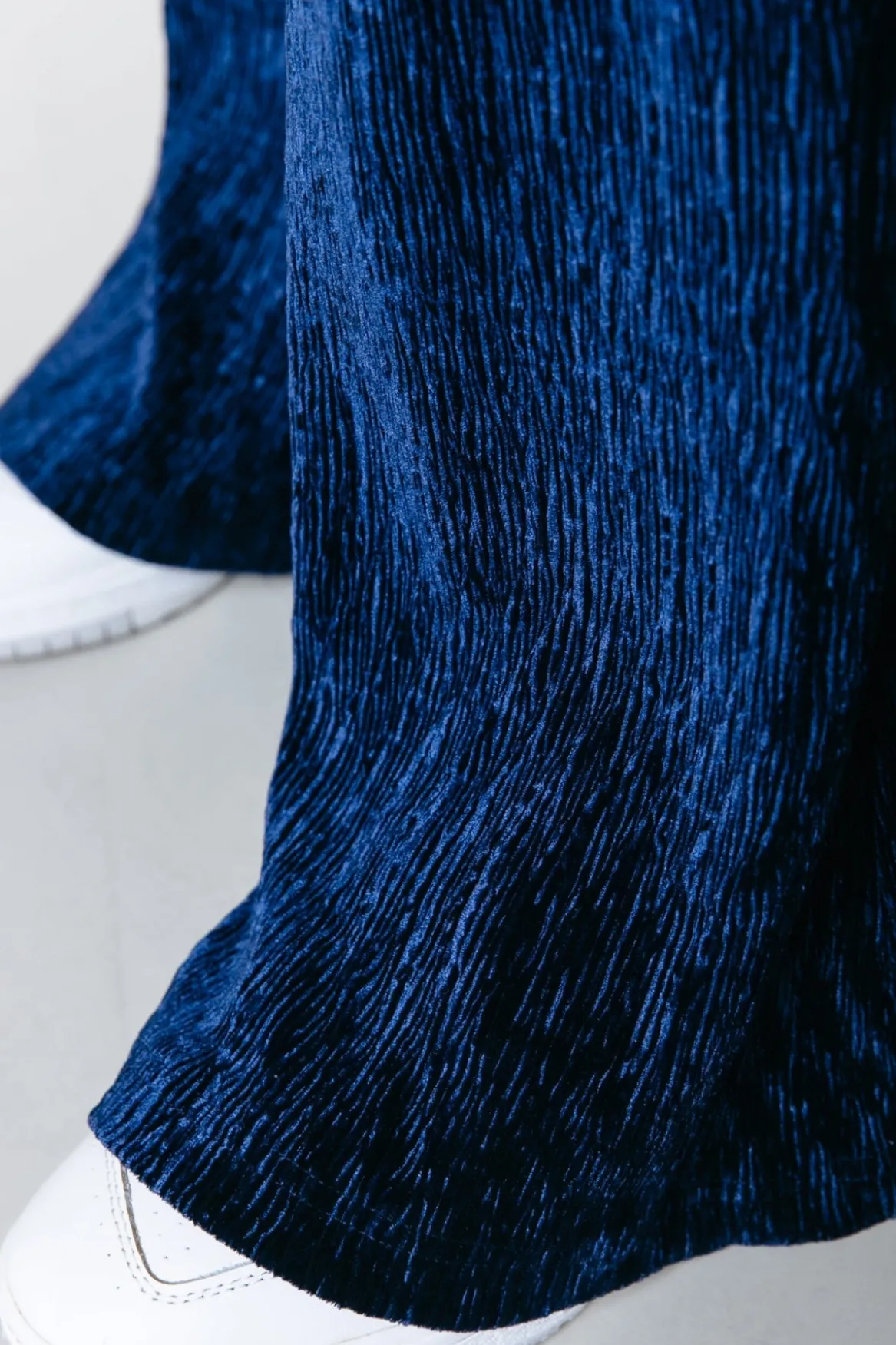 Broeken*Colourful Rebel Structure Velvet Flare | Peacoat Blue Peacoatblue
